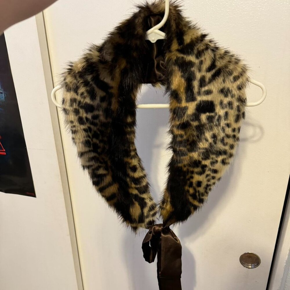 Adrienne Landau faux fur leopard scarf